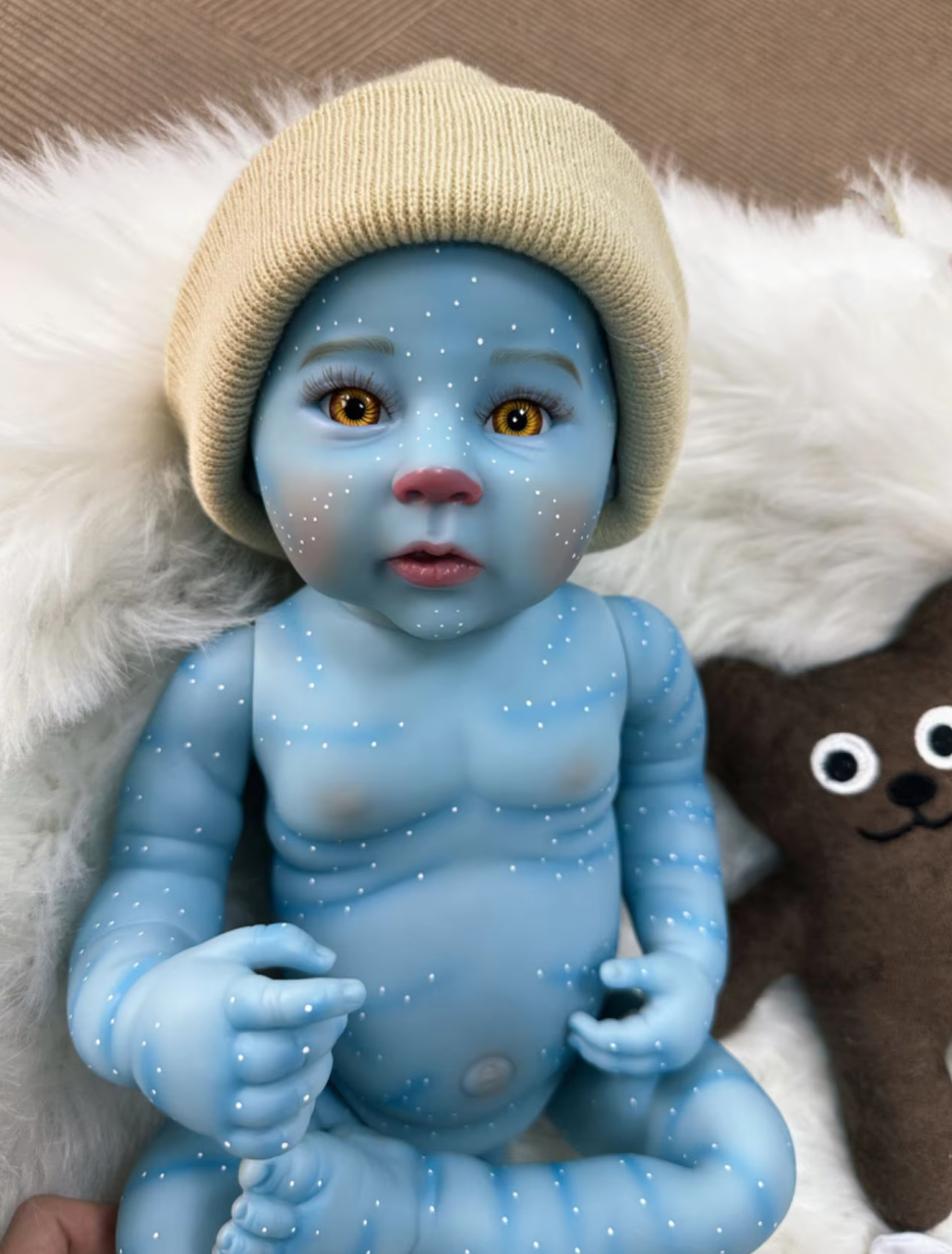„Nova“ – Avatar-inspirierte Reborn-Puppe mit Leuchteffekt – 50 cm Silikon-Babypuppe mit 3D-Hautstruktur & Gelben Augen