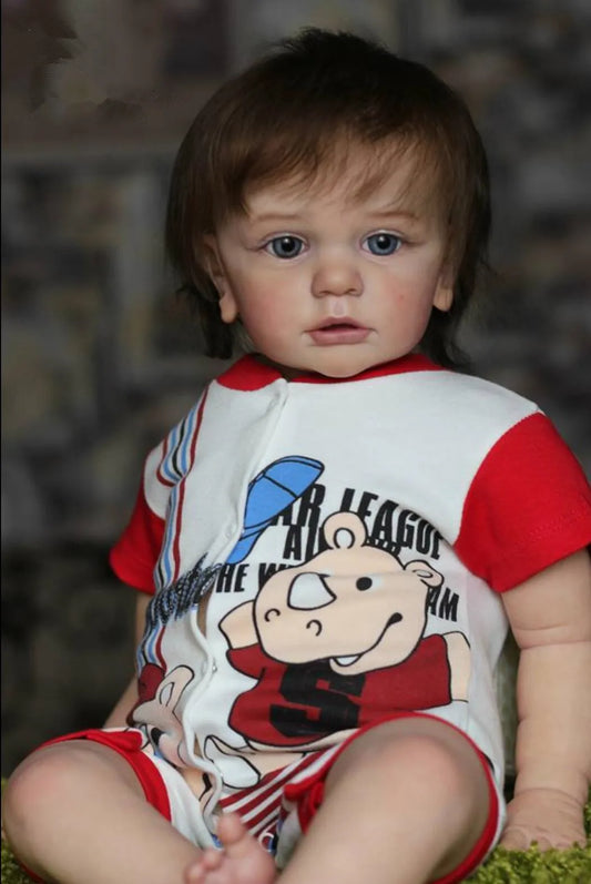 „Logan“ – Weiche 60 cm Reborn Babypuppe mit lebensechten Details