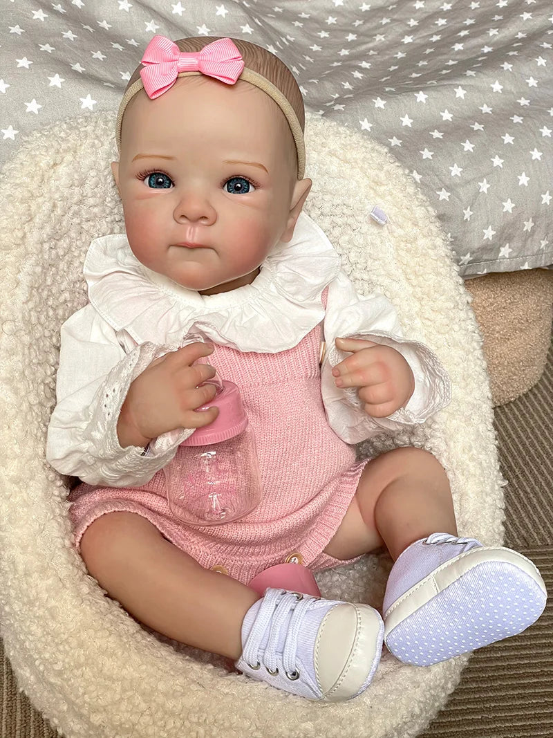 Elina – 50 cm bezaubernde Reborn Babypuppe mit blauen Augen & rosa Strickoutfit